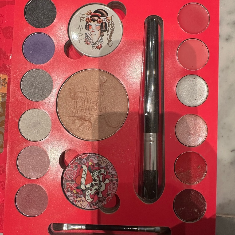 Ed hardy Eyeshadow Palette - Purple, Brown, Red Shades and tub in perfume